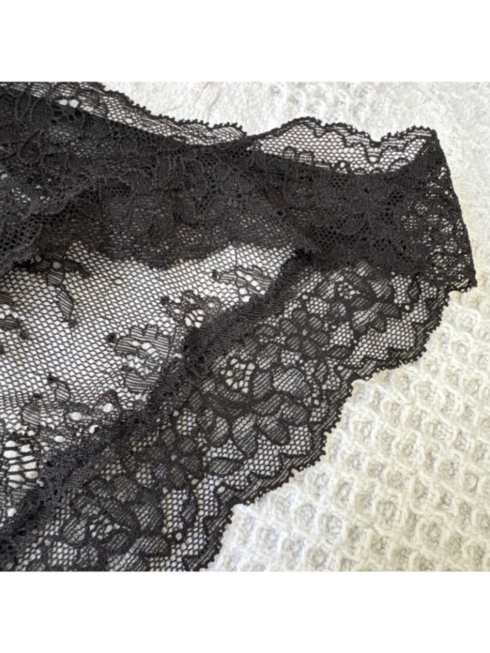 VICTORIA'S SECRET S BLACK DREAM ANGELS LACE CHEEKY TANGA PANTIES NWT - Picture 2 of 7